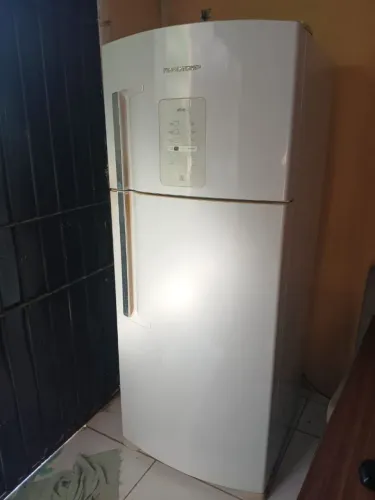 Vende-se geladeira frost free em perfeitoestado.