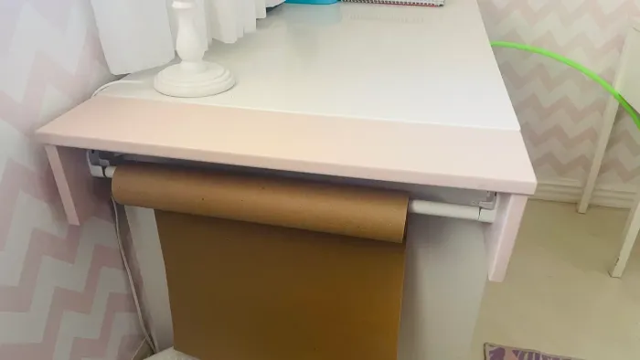 Vendo mesa escrivaninha e cadeira 