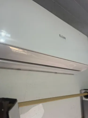 Ar Condicionado Inverter Elgin Eco 3 12.000 BTUs Frio Wi-Fi | 220V