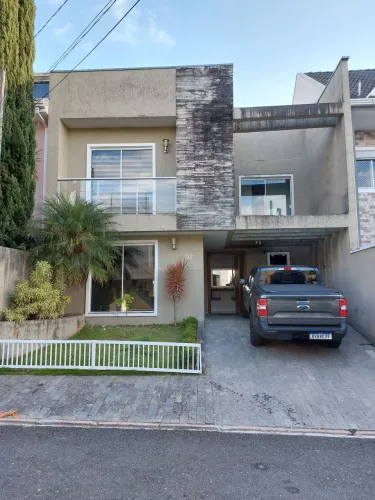 Casa para locação anual condomínio fechado 