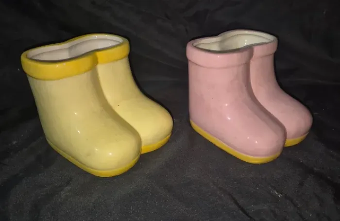 Vaso decorativo botinha de cerâmica 