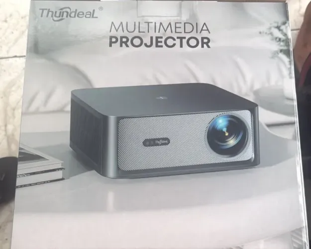 Projetor Thundeal Td98 Pro - Ótica Selada Wifi 6 Android Cinza-escuro 127/220v
