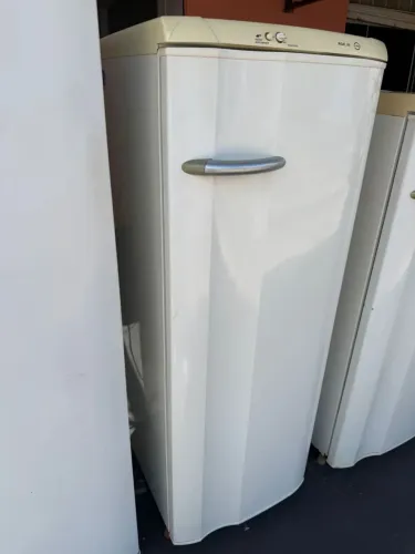 Geladeira ótima barato entrego garantia hoje 