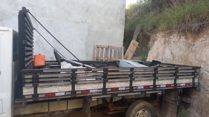 carroceria    4 MIL  / BAU SAIDER  5.500 MIL 