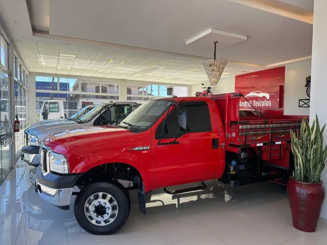 F4000 4X2 TURBO DIESEL RARIDADE APENAS 16.000 KM VERMELHA 2018/2019