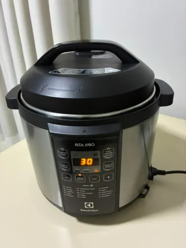 Panela Pressão Elétrica Electrolux 6L Rita Lobo (Digital, Silenciosa, 220v)