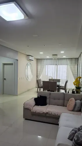 Renaissance, imponente casa duplex, 3 suítes, escritório, academia, piscina. Mobiliada. Ót