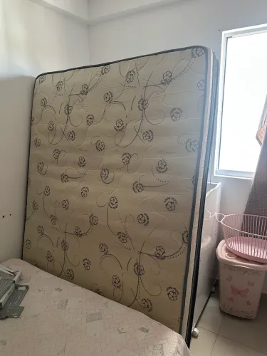 Vendo colchão de casal molas ensacadas 