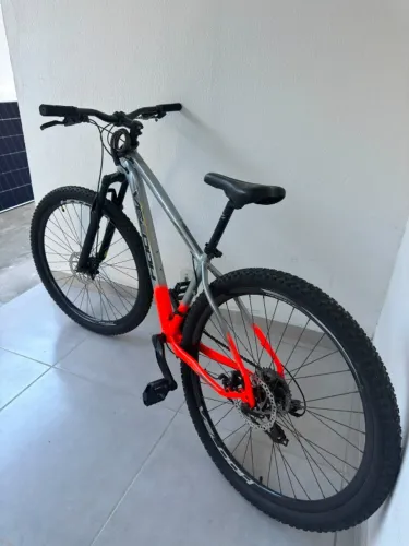 Mountain Bike Velooh VH100 Aro 29 | 24 Velocidades | Freio a Disco Hidráulico