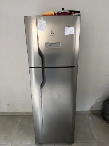 Geladeira frostfree eletrolux