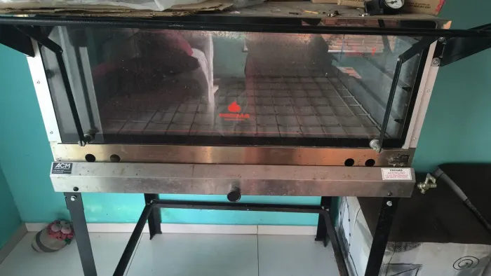Forno com um mês de uso, em excelente estado
