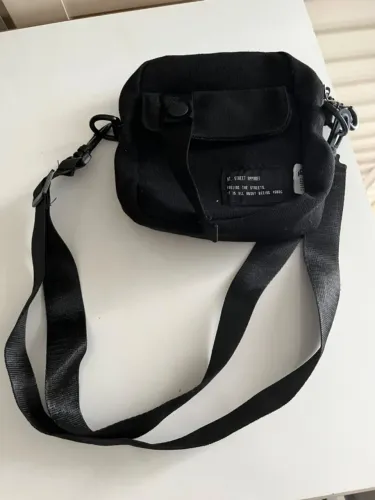 Bolsa preta de alça unissex