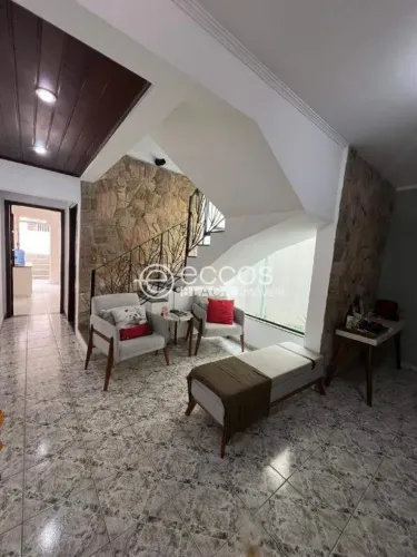 Casa à venda, 3 quartos, 2 vagas, Jardim Simus - Sorocaba/SP