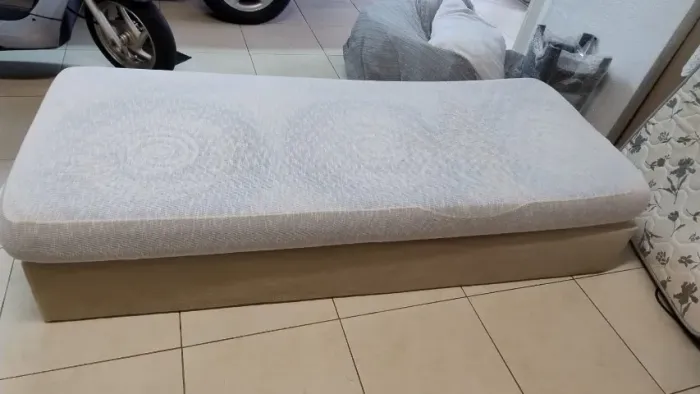 CAMA AUXILIAR SOLTEIRO E 2 COLCHÕES SOLTEIRO USADO BOM ESTADO