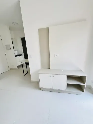 Apartamento novo 2 quartos semimobiliado com sacada e churrasqueira para alugar no Centro