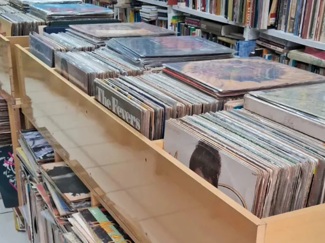 DISCOS DE VINIL - 4 discos aleatórios 