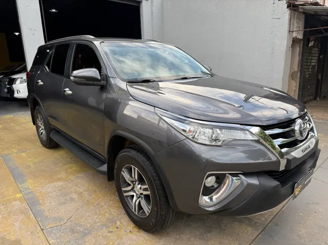 Toyota Hilux SW4 SRV 4X2 2.7 Flex 16V Aut. 2020