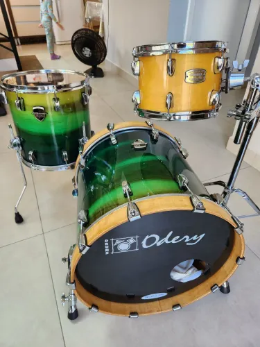 Bateria Odery Custom Shop e Yamaha ENVIO (ñ pearl tama dw mapex ludwig sonor )