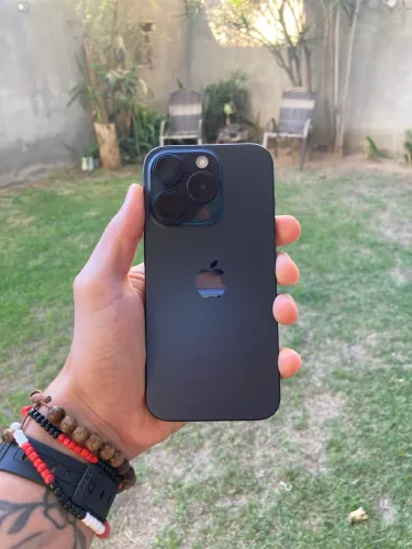 iPhone 15 pro azul BATERIA CONSERVADA