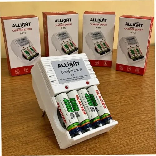 Carregador de Pilha AA + 4 Pilhas Recarregáveis Bivolt-R$ 65,00
