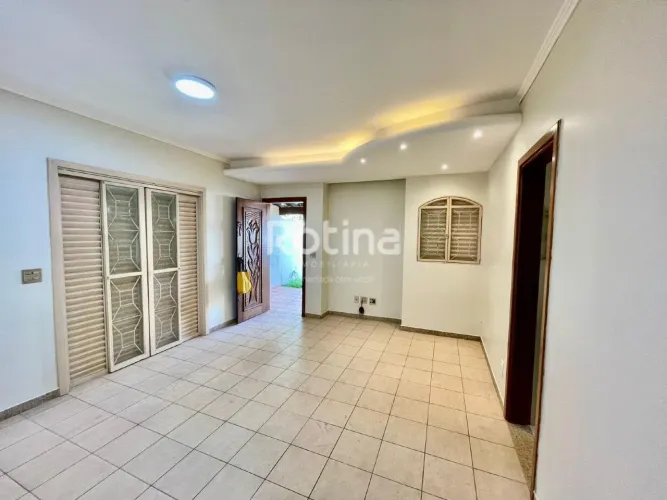Casa à venda, 3 quartos, Santa Mônica - Uberlândia/MG - Rotina Imobiliária
