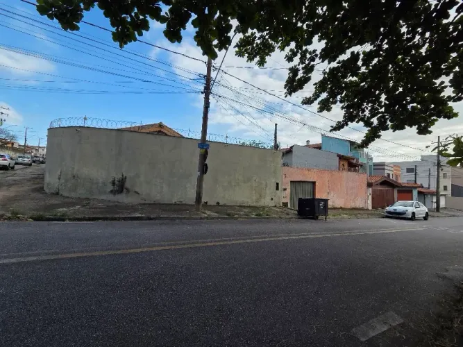 CASAS p/ VENDAS em SOROCABA no bairro PRESTES DE BARROS
