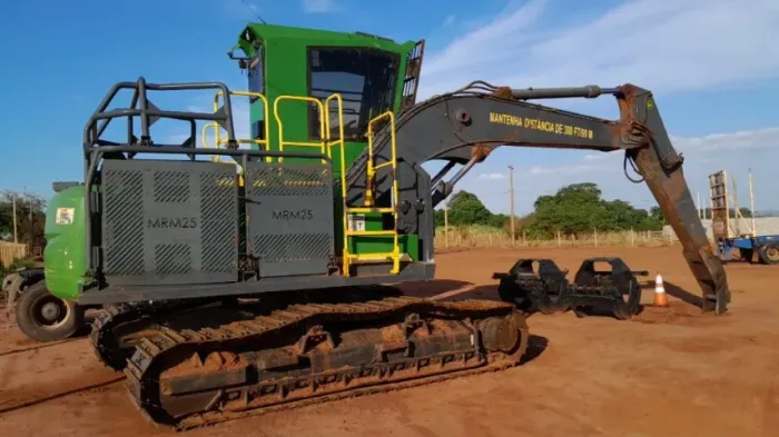 ESCAV HIDR DE ESTEIRA JOHN DEERE 2144G 25T