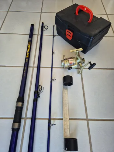 Kit para pescar ( vara, molinete,suporte e maleta com diversos utensílios)