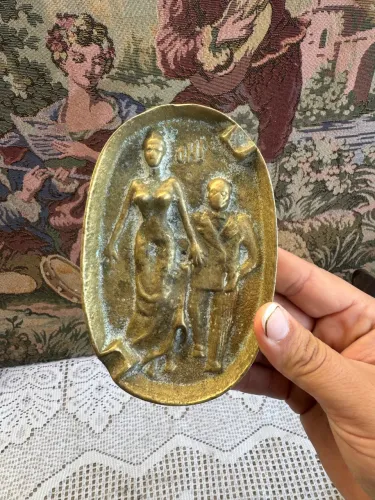 Cinzeiro divertido em bronze 