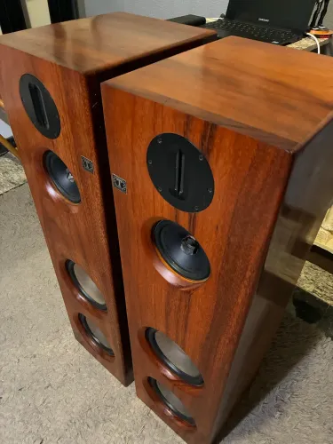 CAIXAS TORRE HI-FI - TROPIC ÁUDIO WOODWORK - MADEIRA MUIRACATIARA