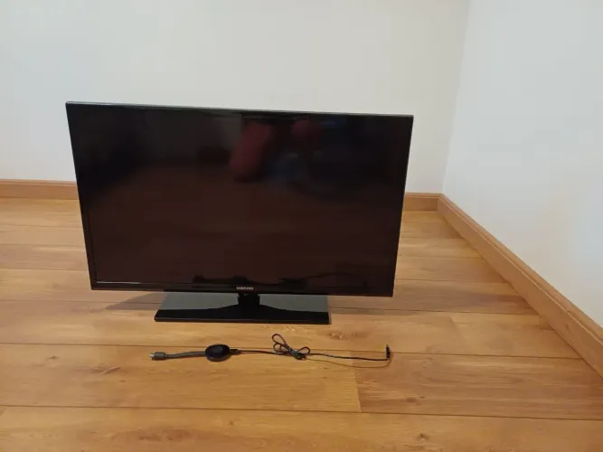 TV TELA PLANA 32 POLEGADAS SAMSUNG,+ CHROMECAST,EXCELENTE ESTADO.