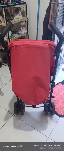 Carrinho de bebê e fogao
