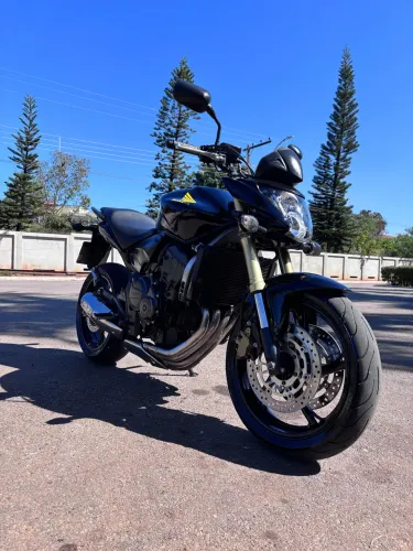 Vende-se Hornet 2008