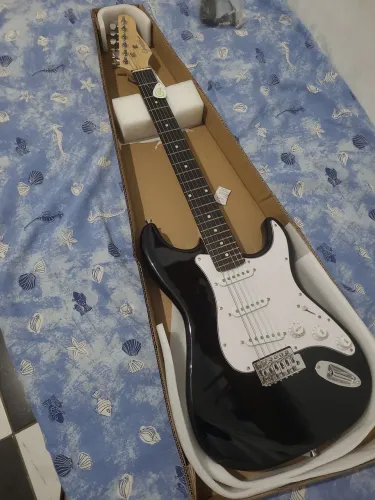 Guitarra Elétrica NOVA