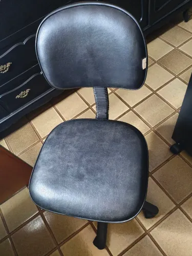 Cadeira Tok Stok giratória reg altura