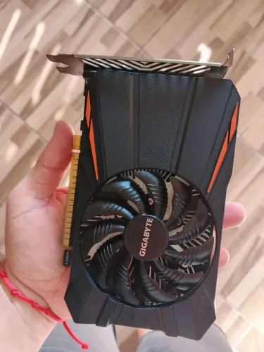 Placa GTX 1050 T.I