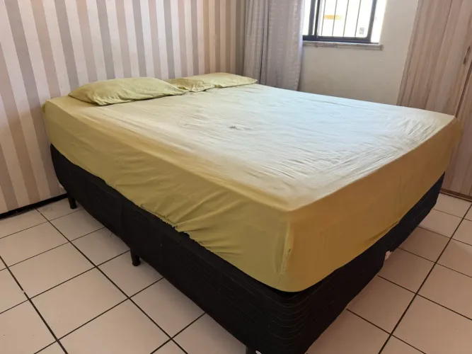 Cama Box Queen