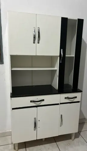 ARMÁRIO DE COZINHA