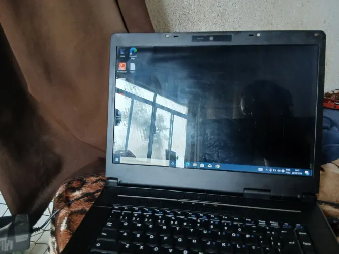 Notebook ItautecW7650 conservado
