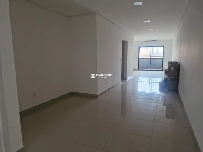 Apartamento para Alugar com 3 suítes no Paulistania Residencial em Indaiatuba - SP