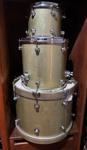 Bateria Pearl com canoas Maxter 20 , 14 e 10 só Shell Pack