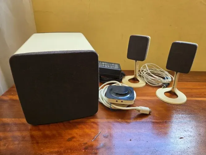 Sistema de Som Dell AY410 2.1 - Kit com Acessórios