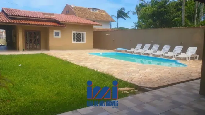 Casa com piscina no Brejatuba em Guaratuba