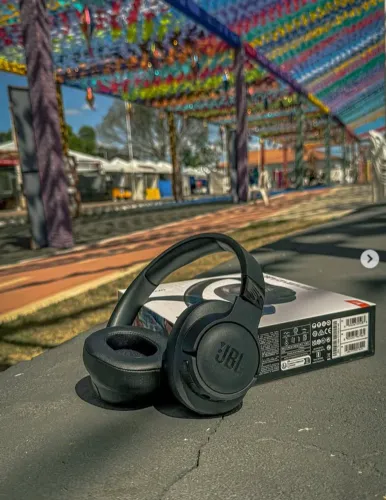 Fone bluetooth JBL Tune 720BT