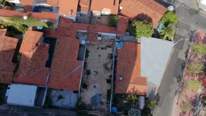 TERRENO NA RUA DAS SIRIEMAS - RENASCENÇA/PONTA DO FAROL - 360M2 - PLANO