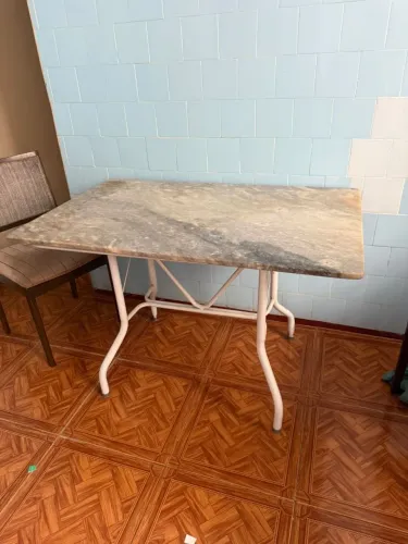 MESA DE MÁRMORE