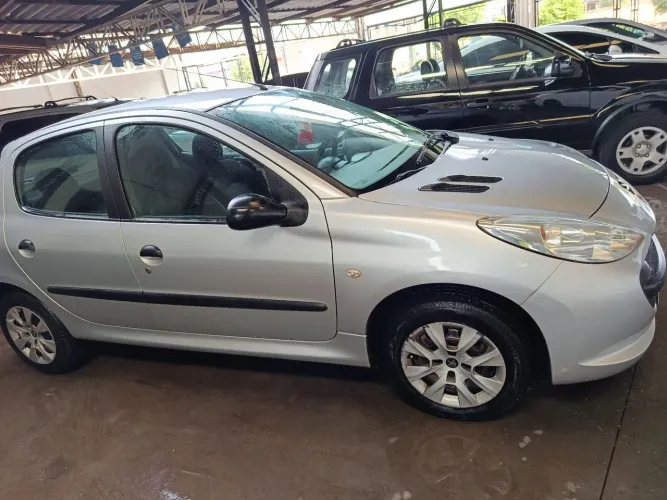 Peugeot 207 X-line 1.4 Flex 8V 5P 2011