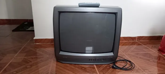 TV TUBO SEMP TOSHIBA LUMINA 21" - EXCELENTE