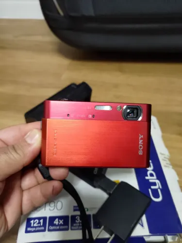 Sony Cyber-shot DSC-T90