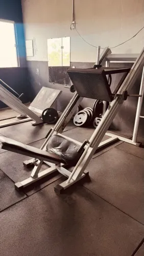 Máquinas Musculação